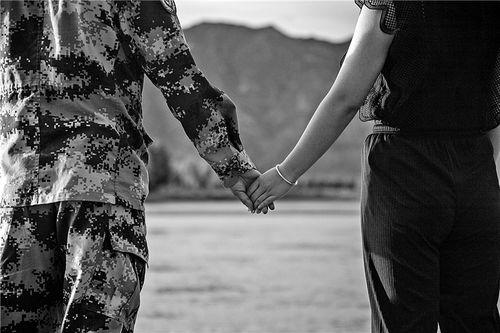 牵手在线观看,浪漫邂逅，情感之旅